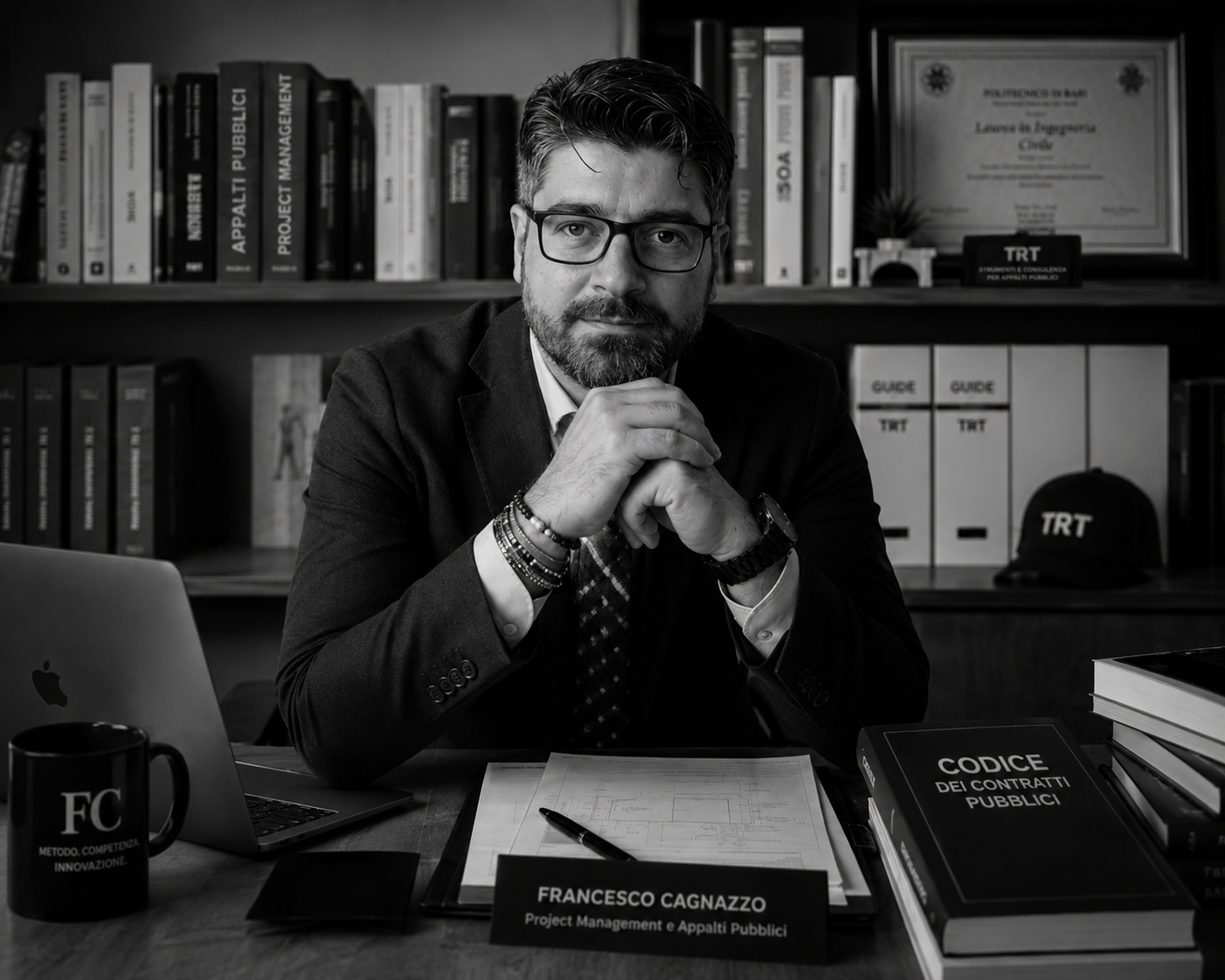 Francesco Cagnazzo nel proprio studio professionale